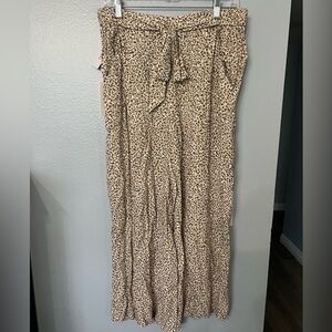 Wilfred NWT women's leopard print wide-leg pants size M
